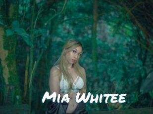 Mia_Whitee