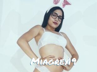 Miagrey19