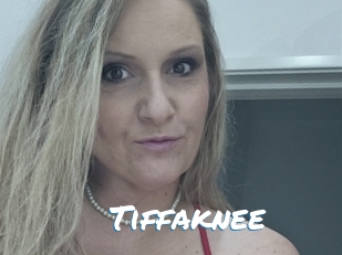 Tiffaknee